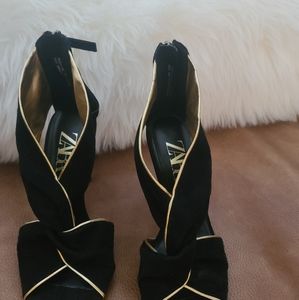 Two tone gold black sandals. Zara brand. Size 39. Beautiful shoe.